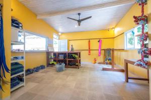 Peaceful Garden Villa 2, Steps to Coral Reef