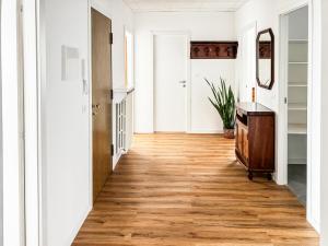 Le Nora Home