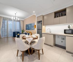Amazing 2BR at Creek Gate Tower 1
