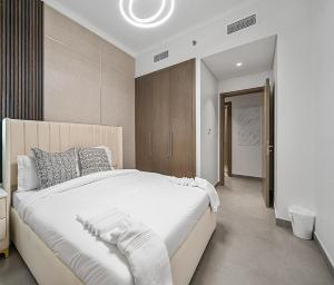 Amazing 2BR at Creek Gate Tower 1