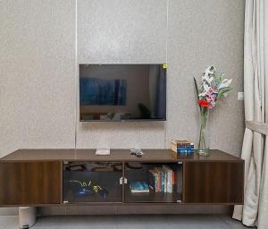 Amazing 2BR at Creek Gate Tower 1
