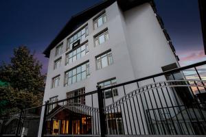 Super Townhouse Rajbagh Formerly Hotel Modern