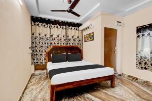 Super OYO Hotel O Adarsh Nagar Near Kavya Hospital