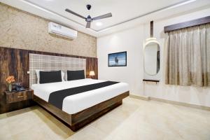 Hotel O Vijayawada Near Railway Station