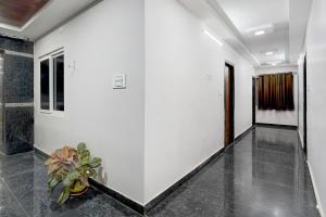 Super OYO Collection O Mini Bypass Nellore Road Formerly AMR Guest Inn