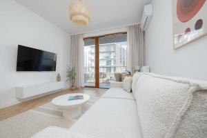 Unique Apartment with Air Conditioning and Underground Parking by Renters Prestige