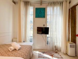UrbanFlat 68 - Marvellous Rolling Stones Apartment in Paris