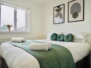 Comfortable 2BED Taunton Home w Garden & Parking