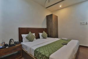 Real Kashi By Jankiiiia #Best Budget Rooms #Air Condition Rooms #Free Parking #Family Choice #Affordable Stay