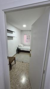 Alicante Family Home Stay PARKING