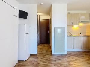 Studio Falaise terrasse, parking, proche plage