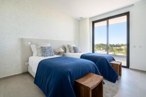 Sunlit Vista - Panoramic Balcony with Sea View