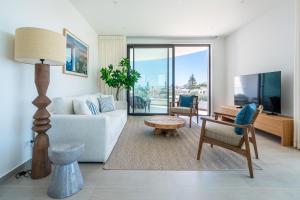 Sunlit Vista - Panoramic Balcony with Sea View