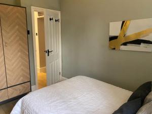 Beautiful 2 bedroom apartment on Abbey Road