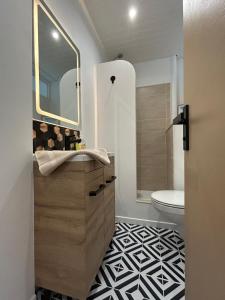Agréable studio vue latérale mer
