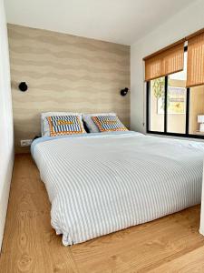 Agréable studio vue latérale mer