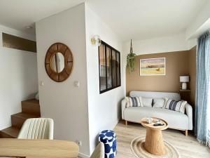 Agréable studio vue latérale mer