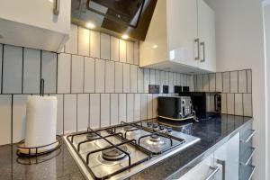 Large 4BR House Close to Portsmouth Centre