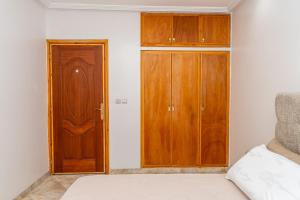 Cozy Apartment in Tangier City Center with Self Check-in, Fast WiFi and Fully Equipped Kitchen
