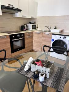 Ithaki Phinikoudes Apartment No. 202