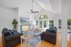 34 Shell Ring Road