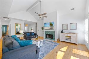 34 Shell Ring Road