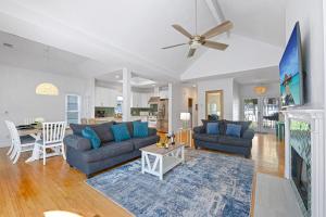 34 Shell Ring Road