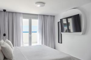 Mykonos Kosmoplaz Beach Resort Hotel
