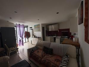 LOFT BILOCALE BARI CENTRO CASA VACANZE nei pressi della stazione e lungomare