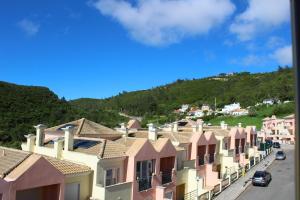 Mar à Vista - Sea View Apartment 10min Walk to the Beach with Balcony & Parking