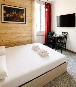 Montecitorio Boutique Room - Rome Historic Center