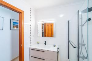 Cubos Chaparral Townhouse & Community Pool