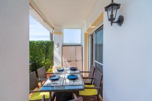 Cubos Chaparral Townhouse & Community Pool
