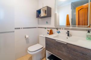 Cubos Chaparral Townhouse & Community Pool