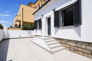 Fontana Suite 2-Room Apartment with Terrace, Central Olbia