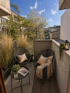 Boutique Old Town Perfect Apartment AC Parking WiFi Balcony