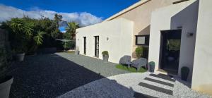 Villa Nidu enclave of Capicciola with 14 m heated swimming pool