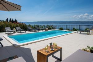 Seaview Villa ELZA with heated pool, summer kitchen, gym, seaviews