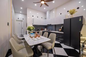 Meis House - Luxury