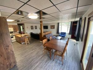 Charming Suite B overlooking downtown - Apartment