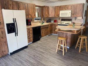 Charming Suite B overlooking downtown - Apartment