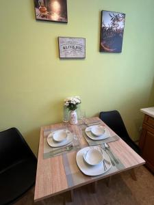 Arminos Apartment Li
