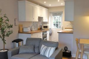 Peekaboo Cottage - A dog friendly home in Cornwall