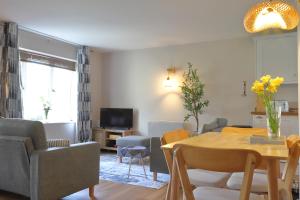 Peekaboo Cottage - A dog friendly home in Cornwall