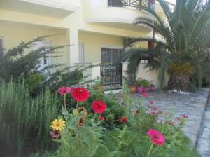 Nefelis Apartments