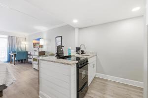 Ocean Wink at Grande Cayman Resort w Lazy River