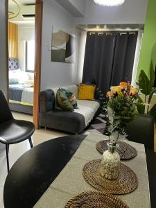 Cozy 1BR with Smart Lock in Pasay - Near Airport & MOA