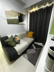 Cozy 1BR with Smart Lock in Pasay - Near Airport & MOA