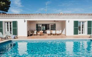 Casa Mediterránea de sArenal con piscina privada