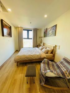 Peaceful & Cozy 2BR Sapa Irista Hill Apartment, moutain view balcony